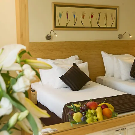 מלון Radisson President Old Town 4*