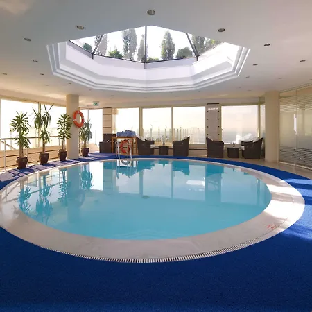 Radisson President Old Town 4*