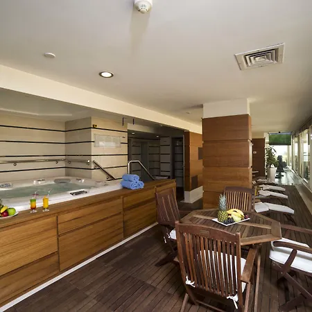 Radisson President Old Town מלון 4*