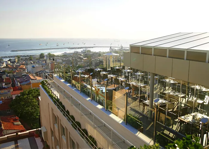 Radisson President Old Town Отель